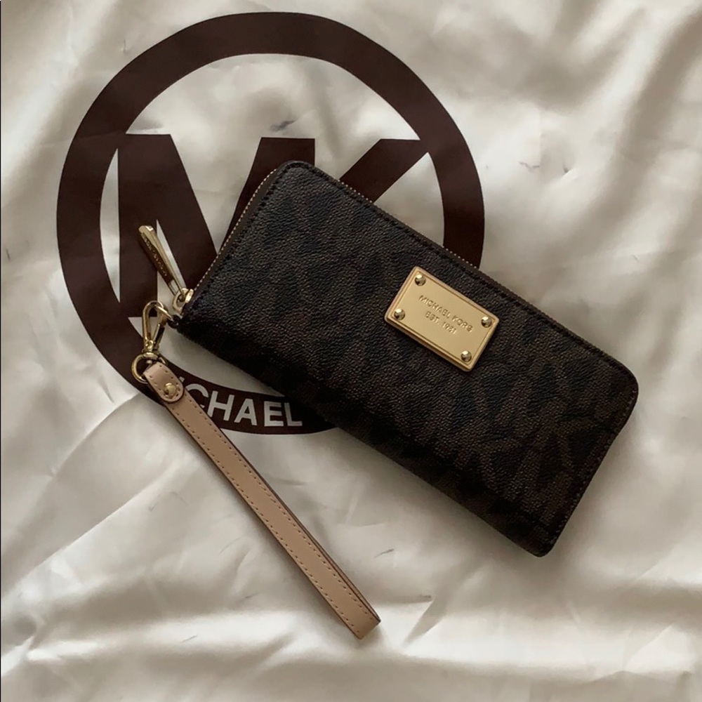 Michael Kors women’s wallet